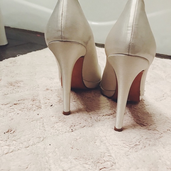 Stuart Weitzman pumps - Picture 4 of 9